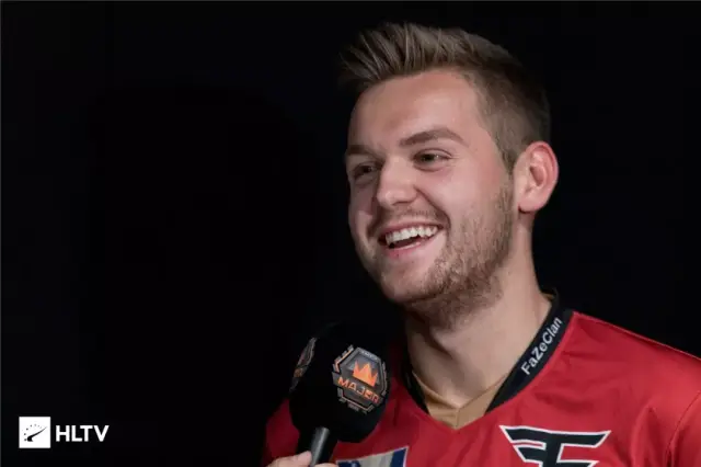 今日LCK赛区的BRO战队官宣，前上单职业选手Sw0rd将转型教练